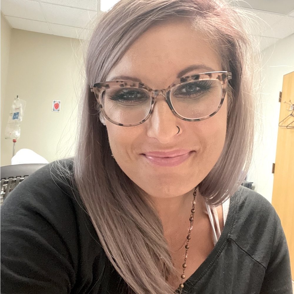 Meet your Posher, Laura